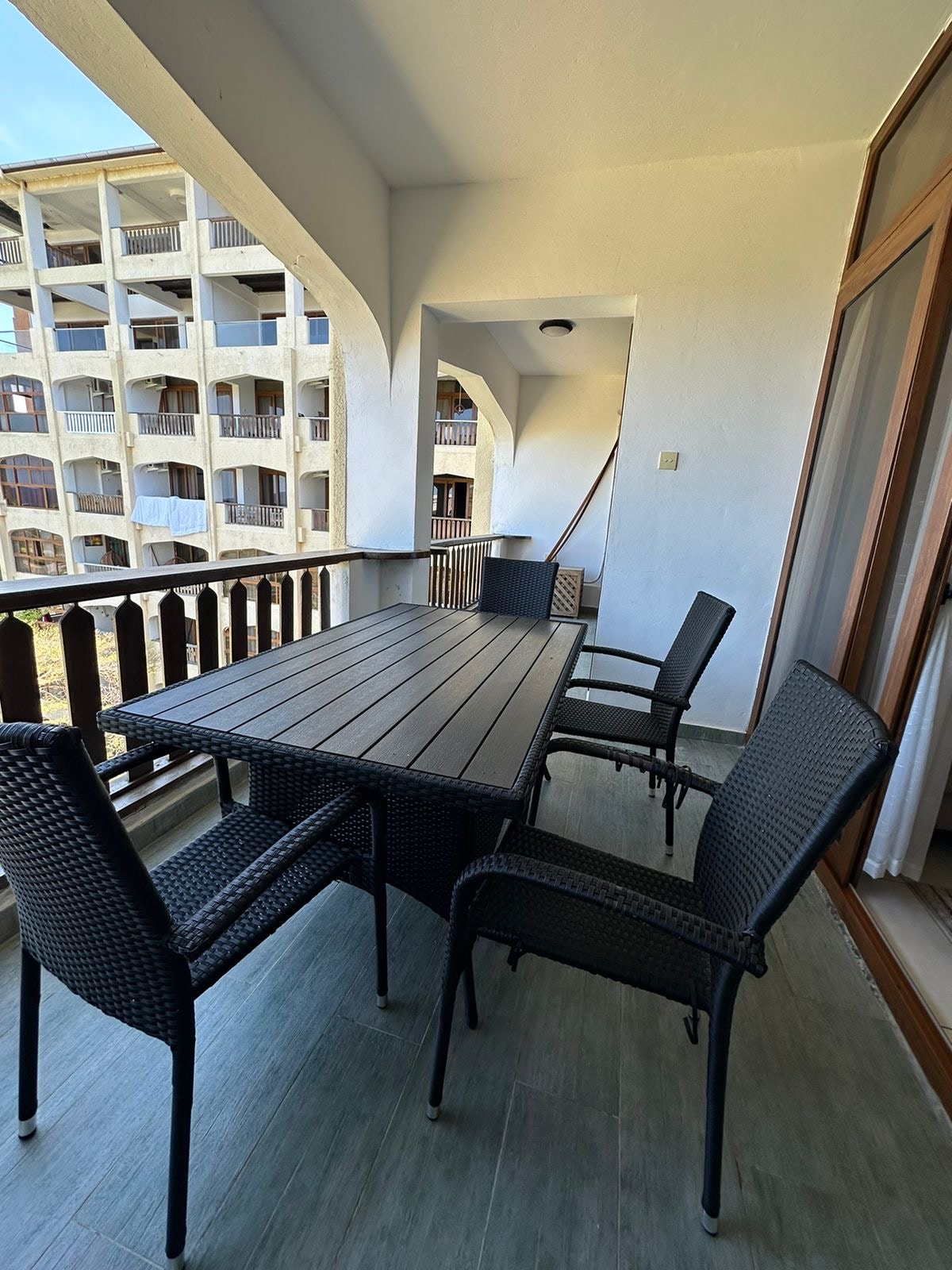 Beachfront 2BR Apartment with Pool and Gym, Diani — photo 5
