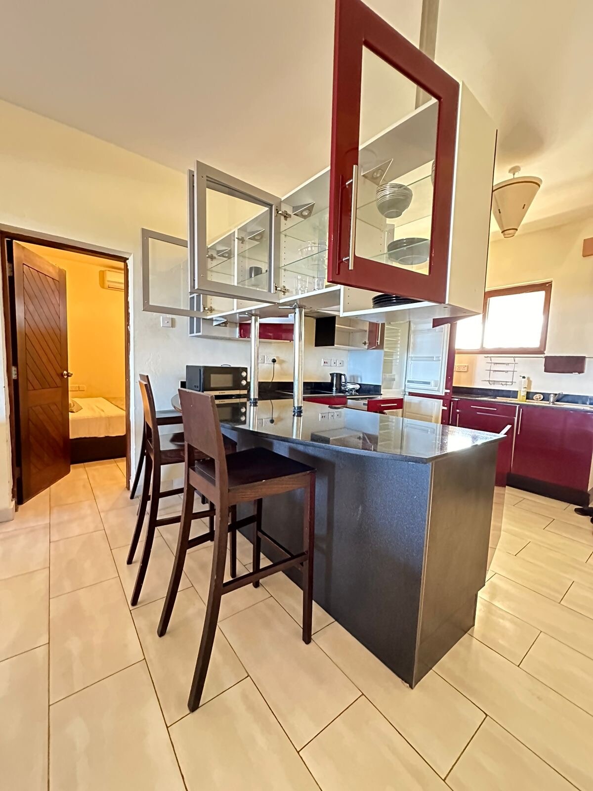 Beachfront 2BR Apartment with Pool and Gym, Diani — photo 7