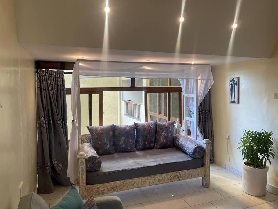 4BR Beachfront Home, Swimming Pool, Air Conditioning — photo 2