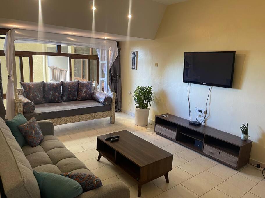 4BR Beachfront Home, Swimming Pool, Air Conditioning — photo 6