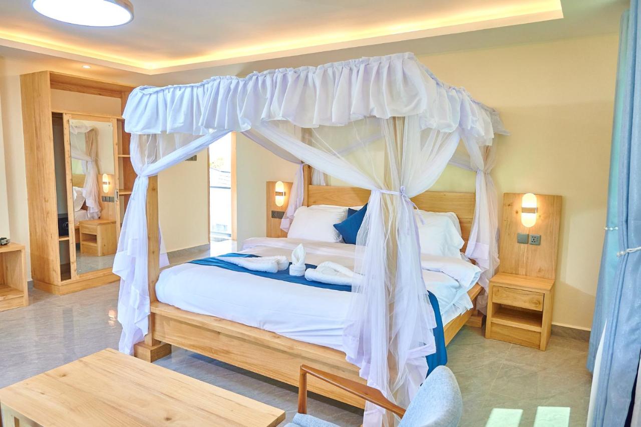 Rooftop Pool Rooms | Galu Diani photo 8