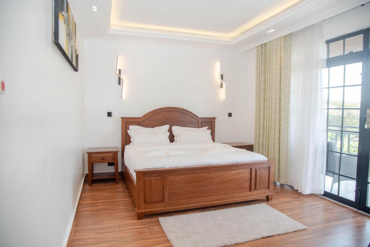 Lake View Villa | 5BR with Guest Wing, Naivasha photo 5