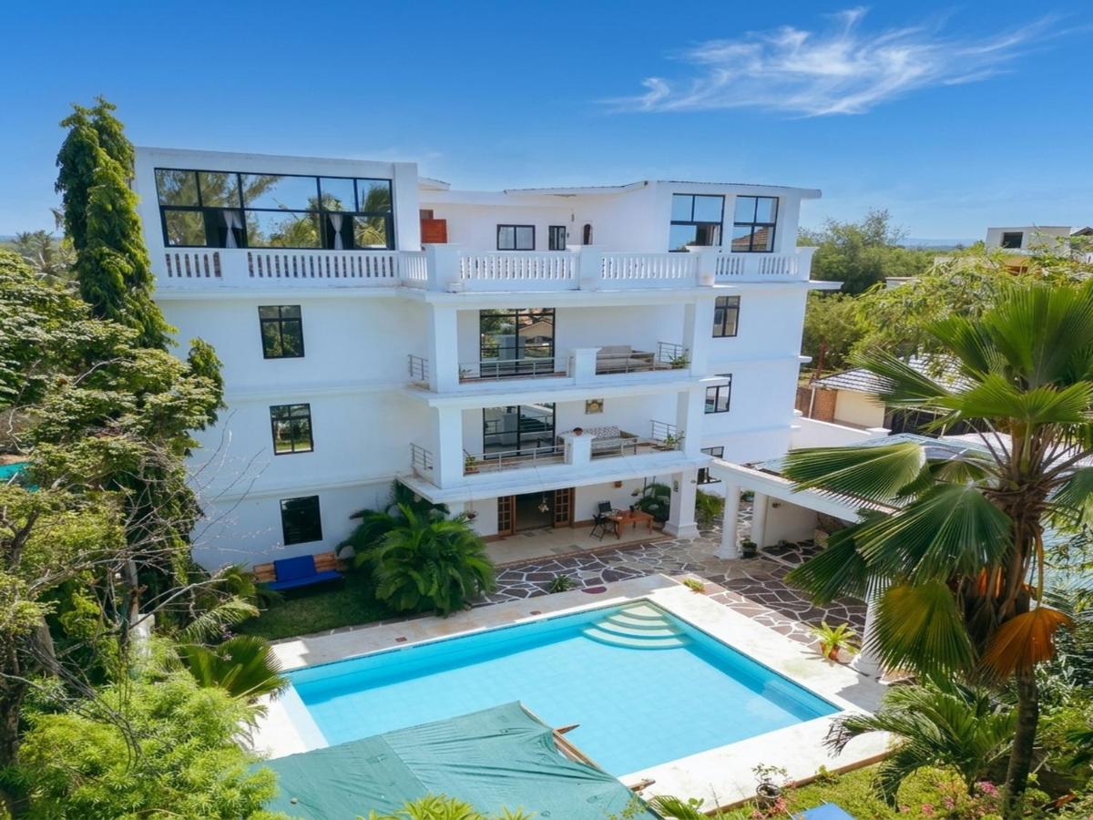 Elegant Suite | Pool Stay, Galu Diani photo 1