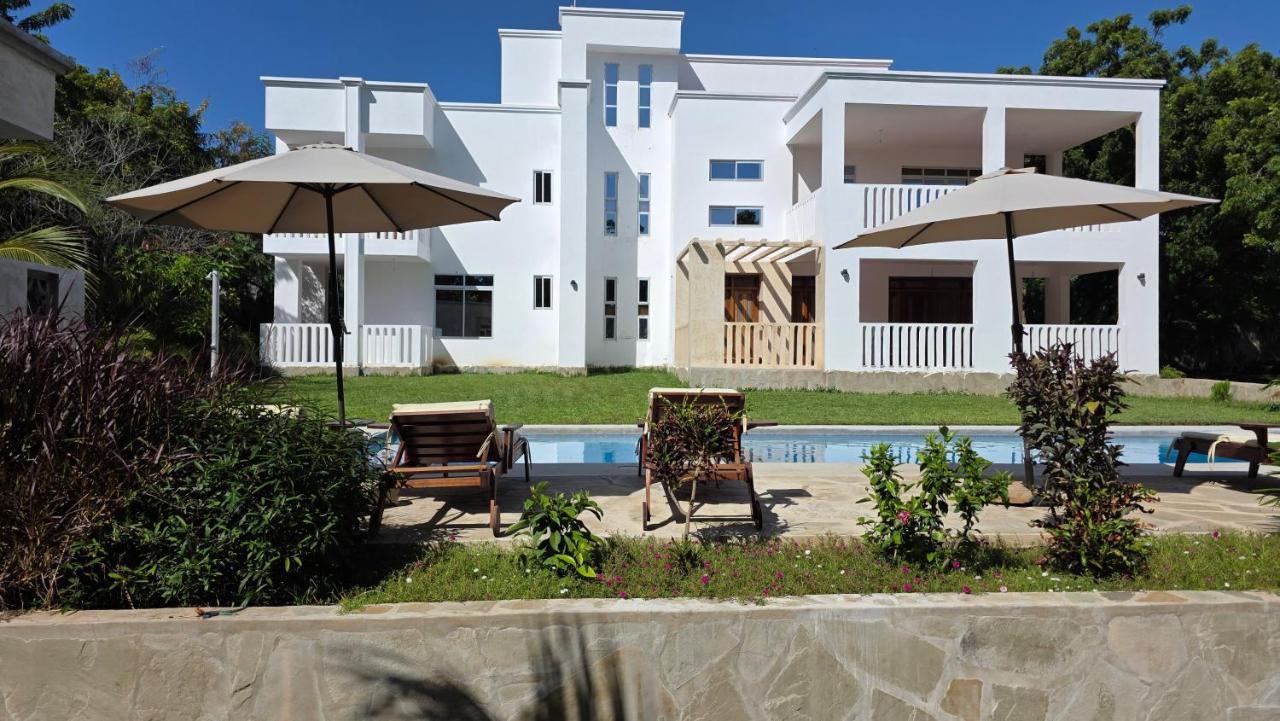 Pool Villa | 4BR Stay, Diani photo 1