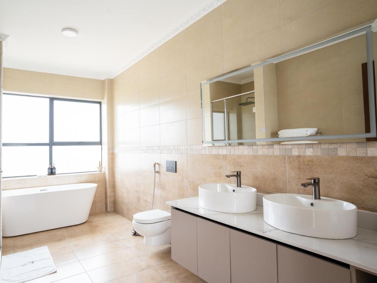 Lake View Apartments | Rooftop Pool, Elementaita photo 3