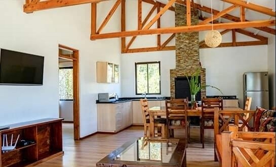 Charmng Afrocentric 2BR Villa — photo 2