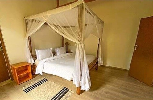 Charmng Afrocentric 2BR Villa — photo 3