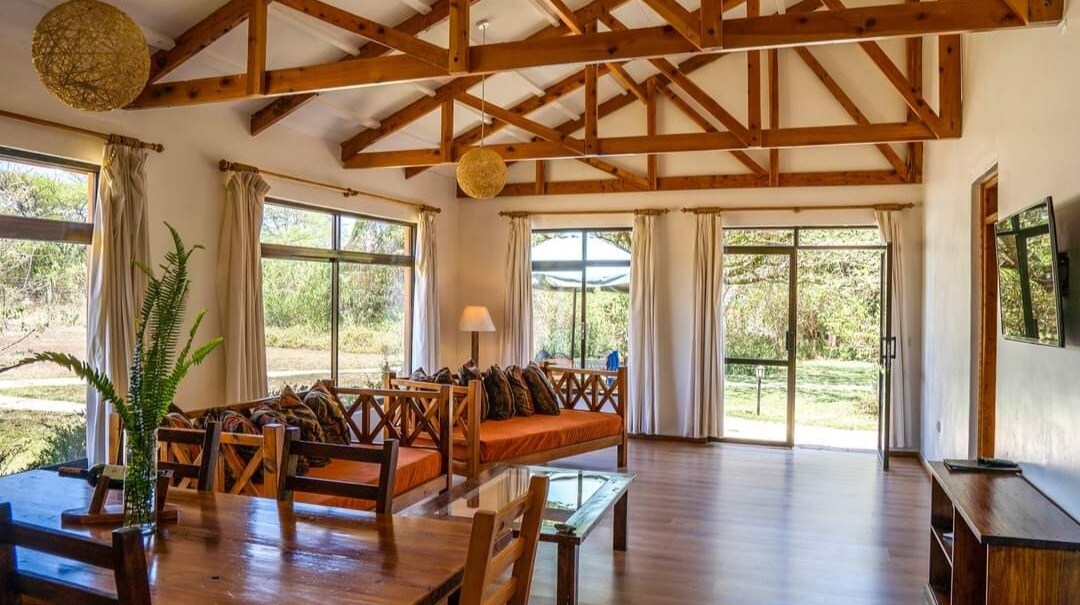 Charmng Afrocentric 2BR Villa — photo 6