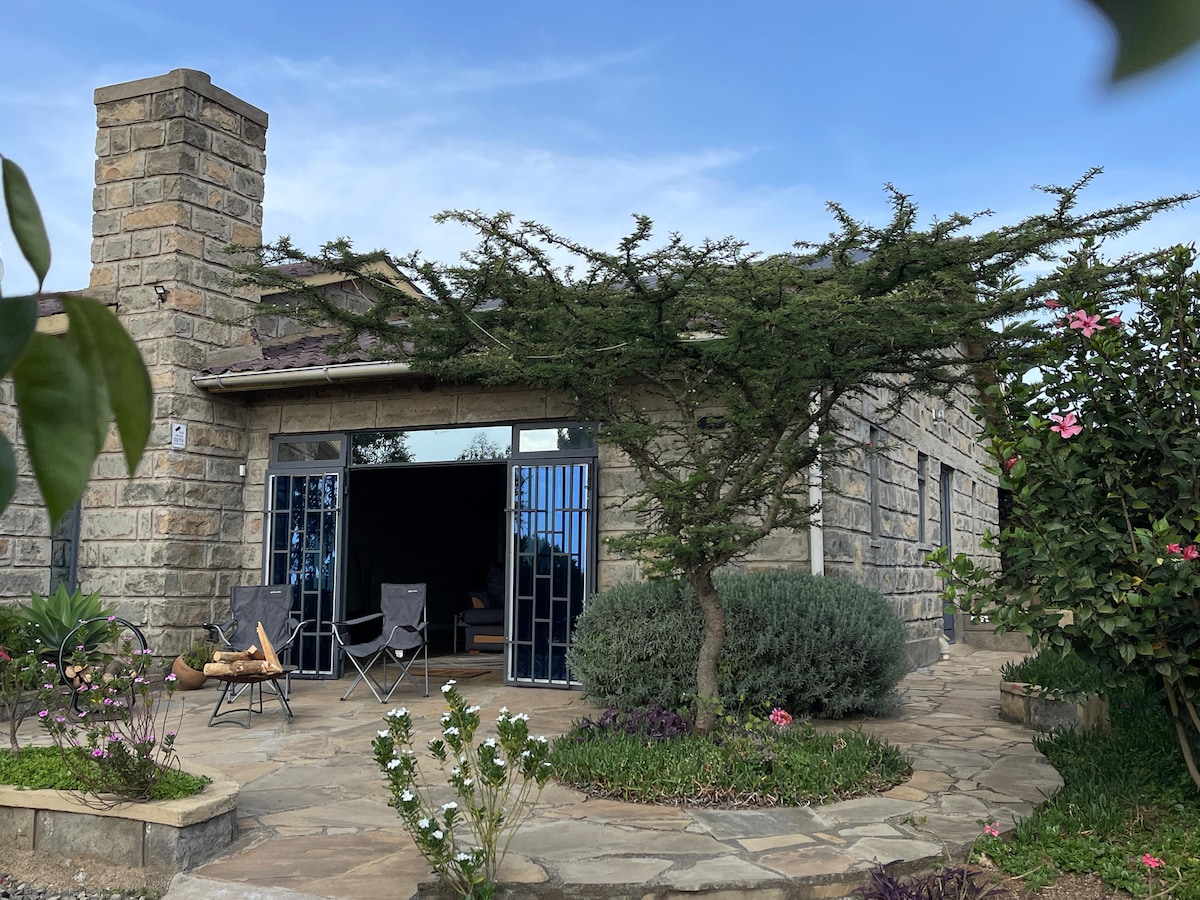 2BR Cabin with a Pool near Mt Longonot (Version C) — photo 1