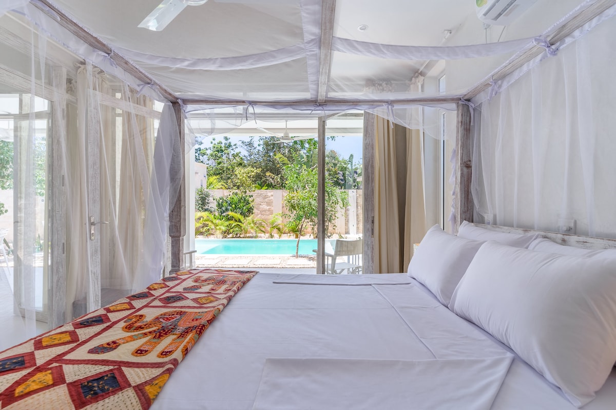 Deluxe Suites For Adults Only — photo 7