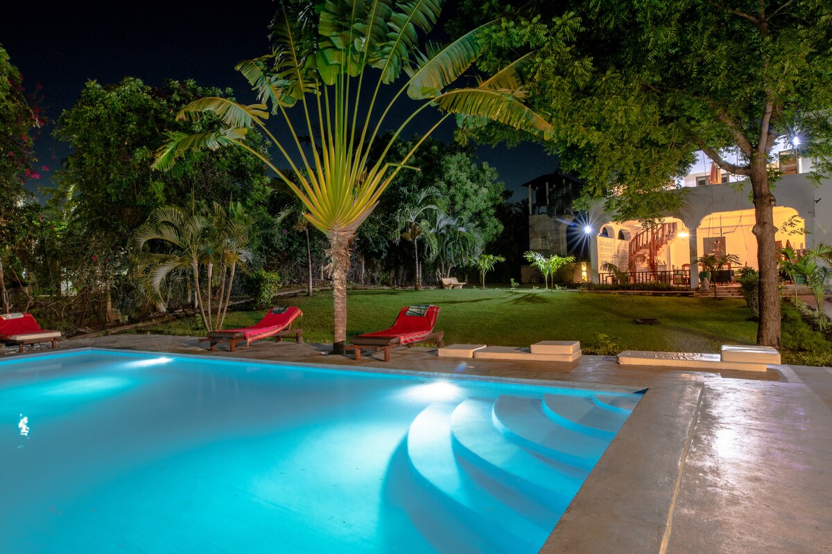 Familia 4BR Villa: Private Pool, Tranquil Diani Beach — photo 3