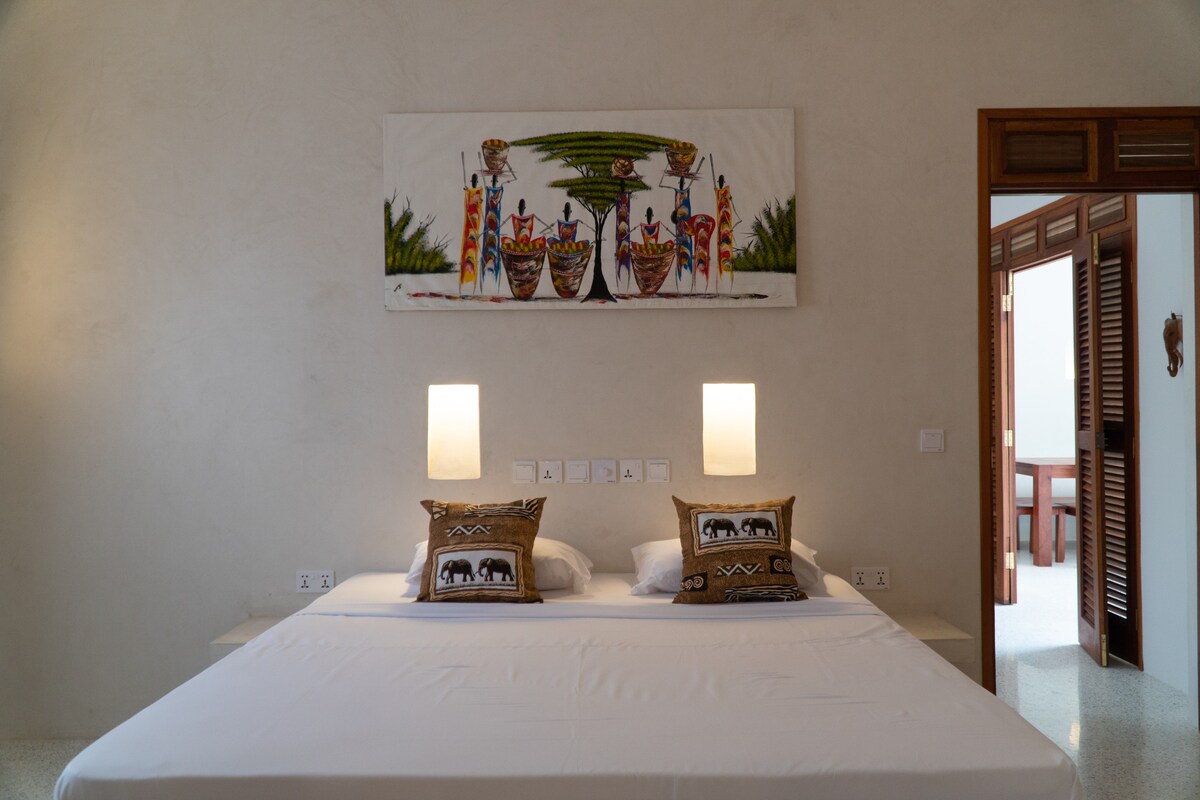 Hibiscus Black Bilapartment With Veranda — photo 11