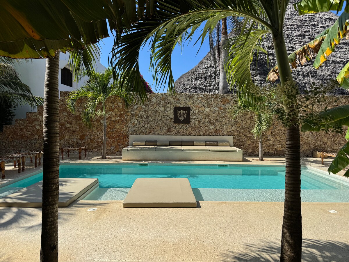 Hibiscus Black Bilapartment With Veranda — photo 15
