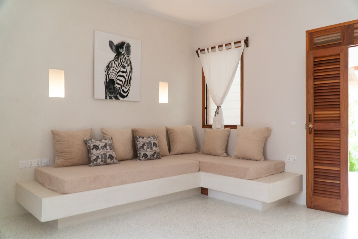 Hibiscus Black Bilapartment With Veranda — photo 4