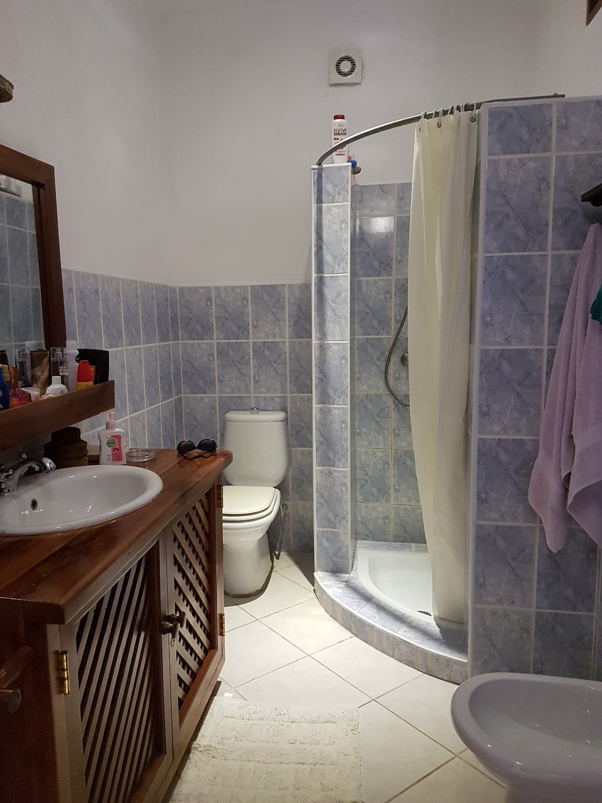 Mariposa 2BR Beachfront Apartment — photo 7