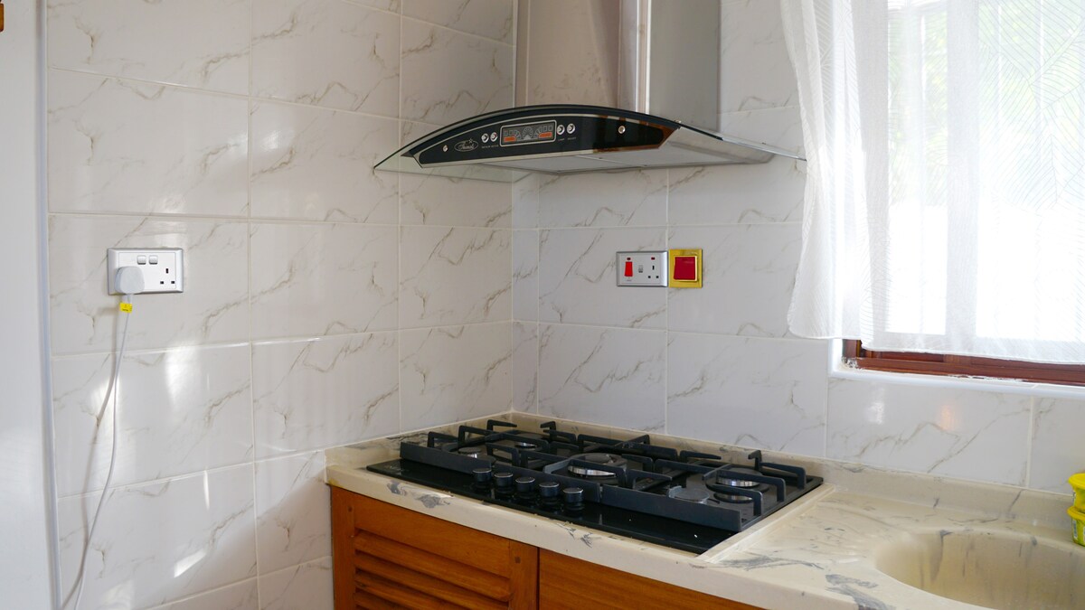 Lovely 2BR – 3 Minutes to the Beach — photo 15