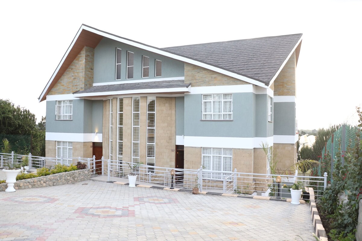 Apple 4BR Villa — photo 1