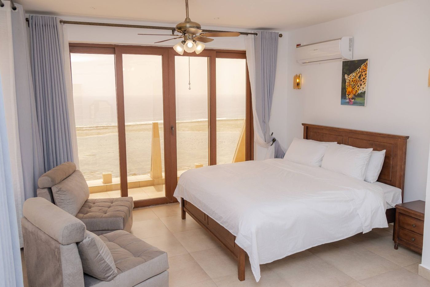Kikambala Penthouse 4BR Ocean Views photo 9