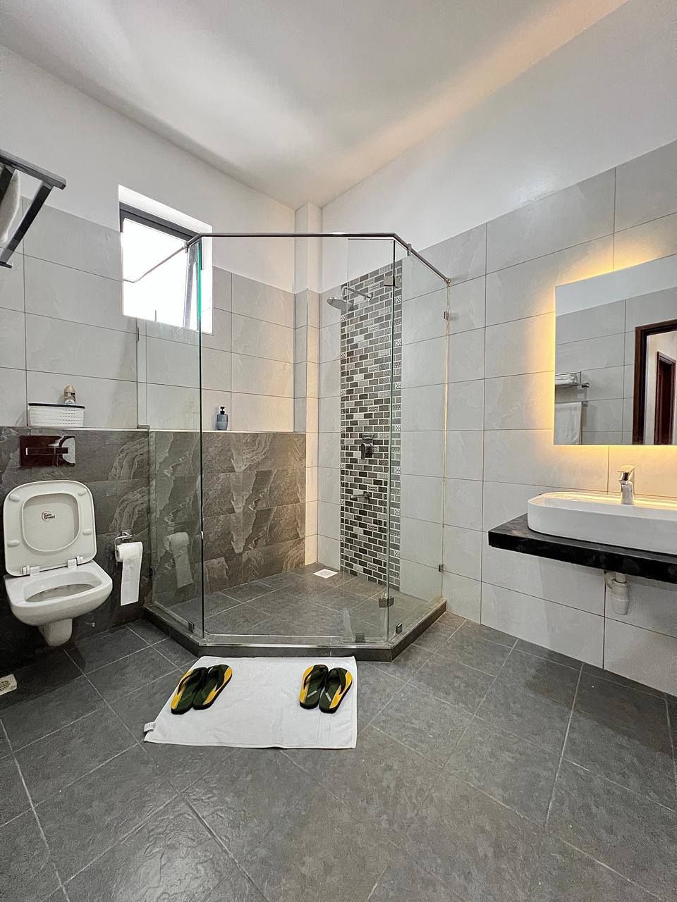 Nyali Luxurious Beachfront 1-Bedroom photo 3