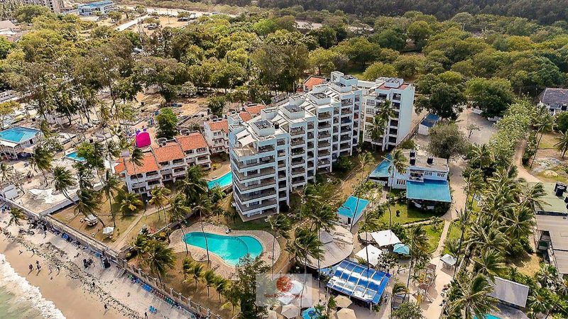 Bamburi Beachfront Penthouse 3BR photo 1
