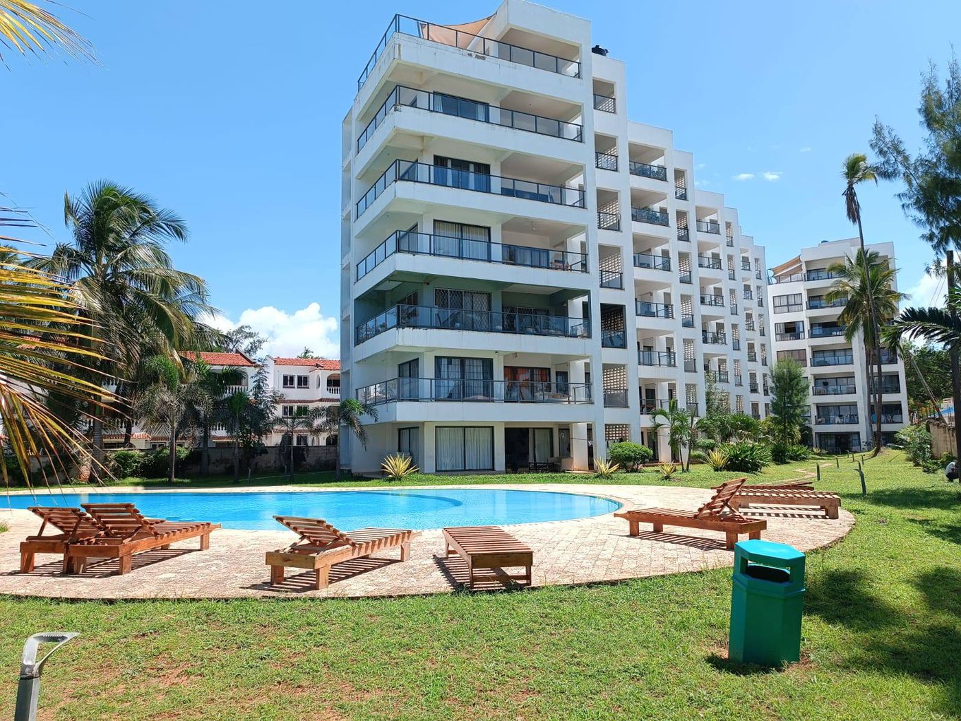Bamburi Beachfront Penthouse 3BR photo 2