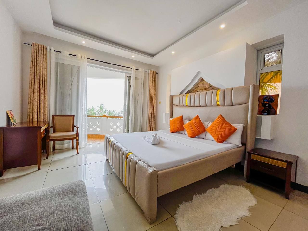 Shanzu 1-Bedroom Beachfront Jacuzzi photo 6