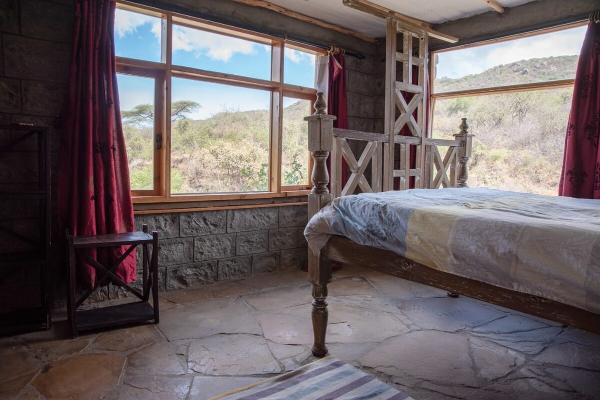 Olelek Ranch House – A Log Cabin in the Bush – 7BR — photo 14