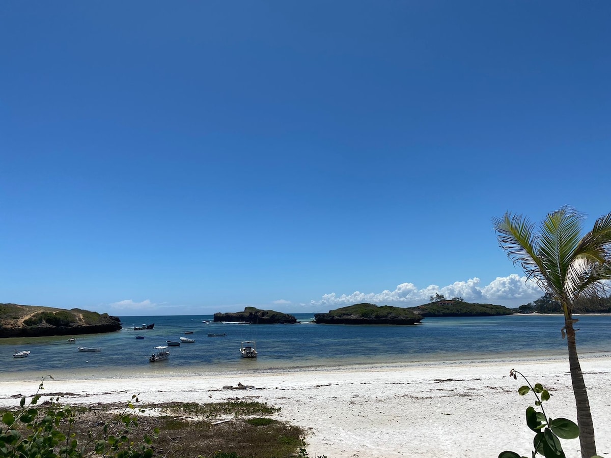 Patch by the Oceana, 2BR Beachfront Apartment, Watamu — photo 3