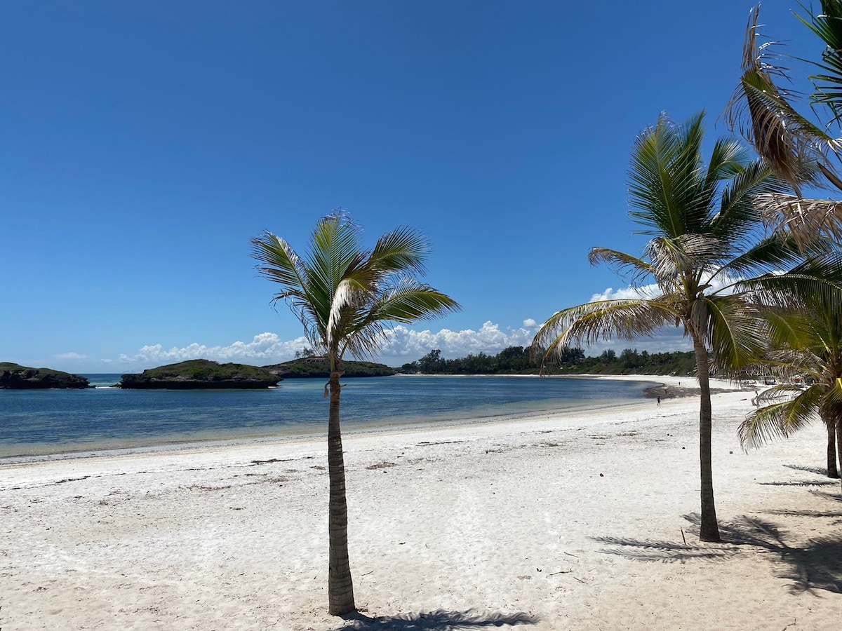 Patch by the Oceana, 2BR Beachfront Apartment, Watamu — photo 4