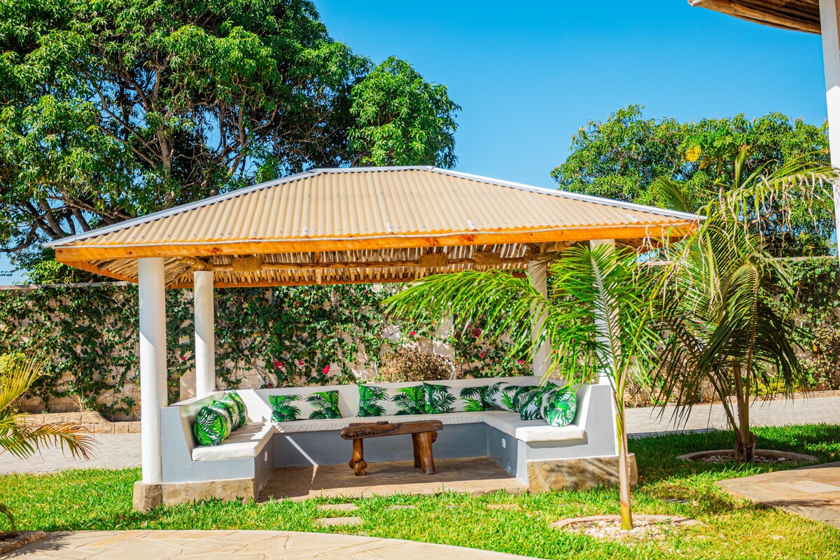 Family Pool Villa | 3BR, Diani photo 4