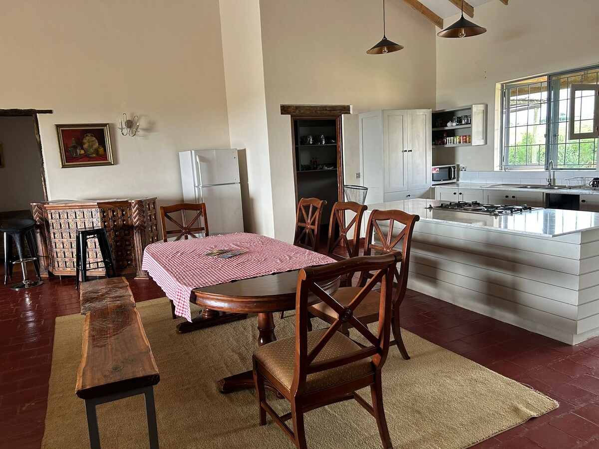 The Annex 4BR Mansion with a Private Pool and Amazing Views — photo 11