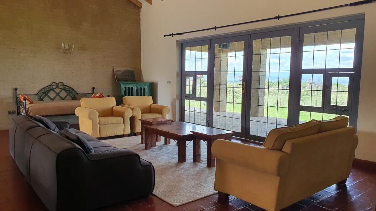 The Annex 4BR Mansion with a Private Pool and Amazing Views — photo 14