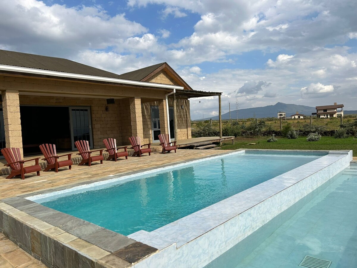 The Annex 4BR Mansion with a Private Pool and Amazing Views — photo 4