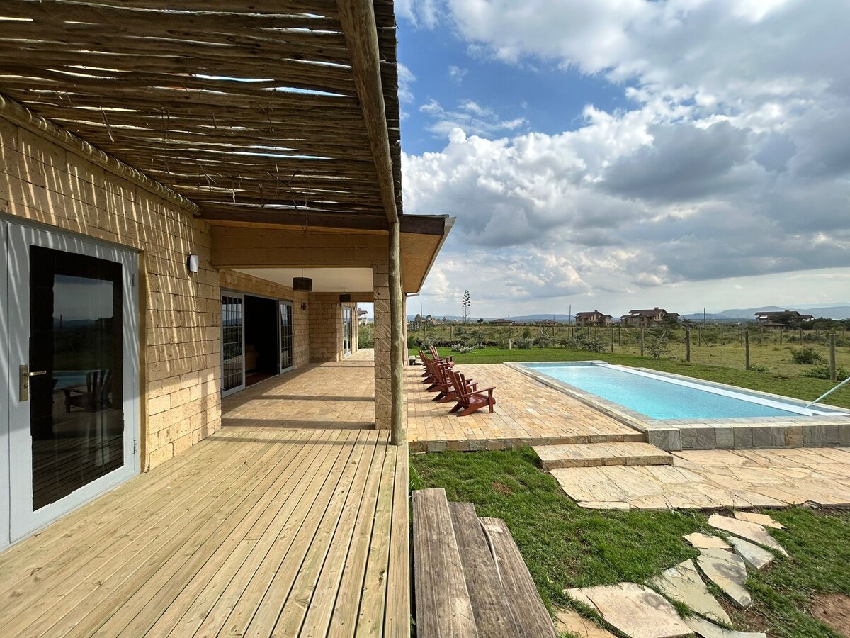 The Annex 4BR Mansion with a Private Pool and Amazing Views — photo 7