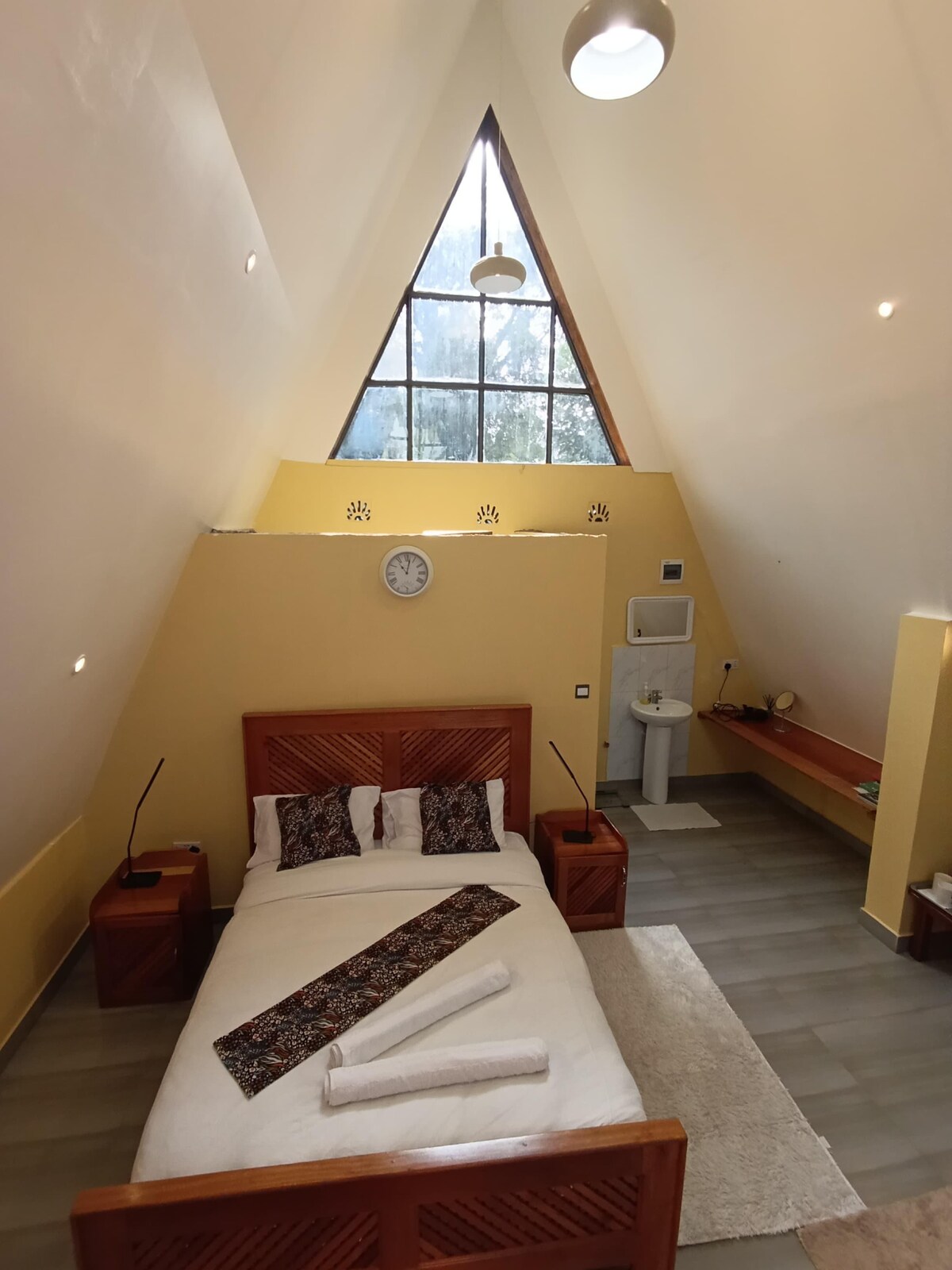 Tigoni Romantic A–Frame Cottage – 1BR — photo 11