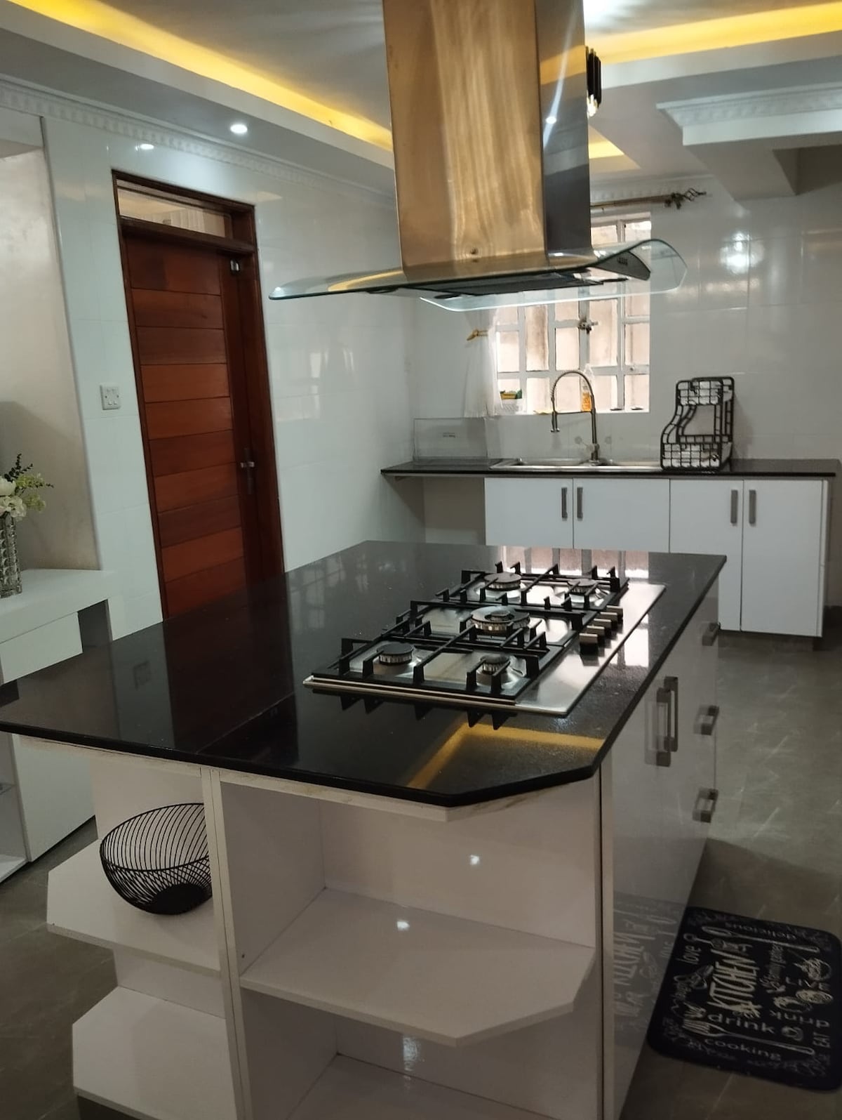 Refreshing 4BR Villa, with backup power — photo 3
