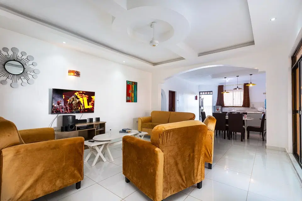 2BR Apartment near the Beach and Malls, Diani — photo 2