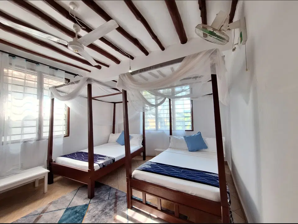 2 BR unit, pool, and 2 mins to the beach — photo 9