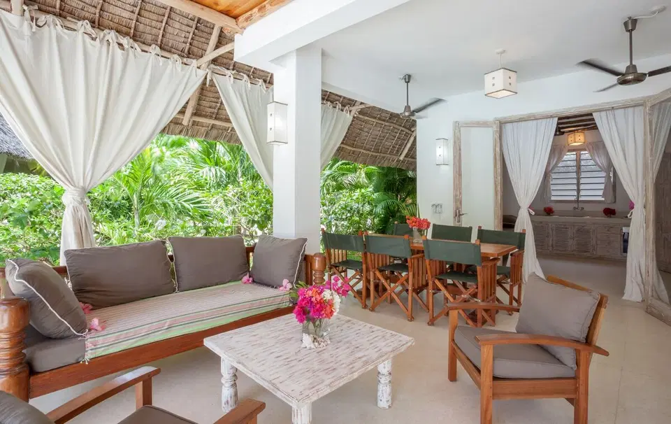 Stunning 4BR – 5 Minutes to the Beach — photo 2