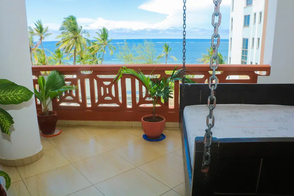 Affordable Beachfront Apartment — photo 1