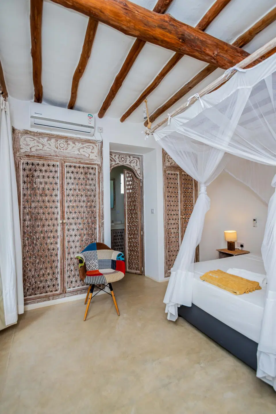 Ahadi Beachfront Villa — photo 11