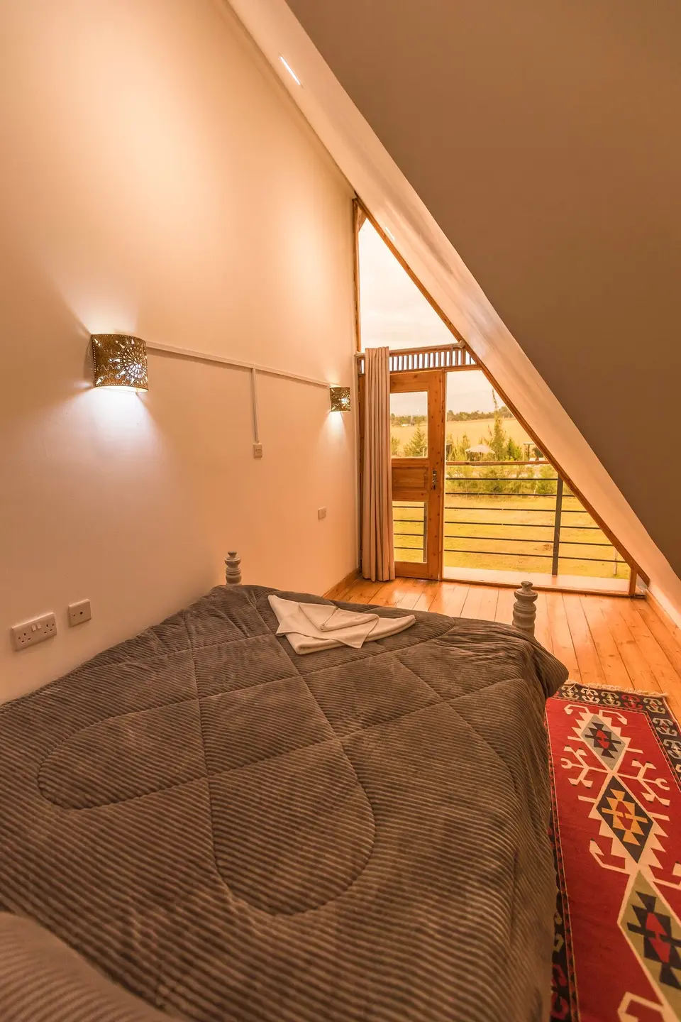 Unique Farm Cottage, incredible Mountain views photo 12