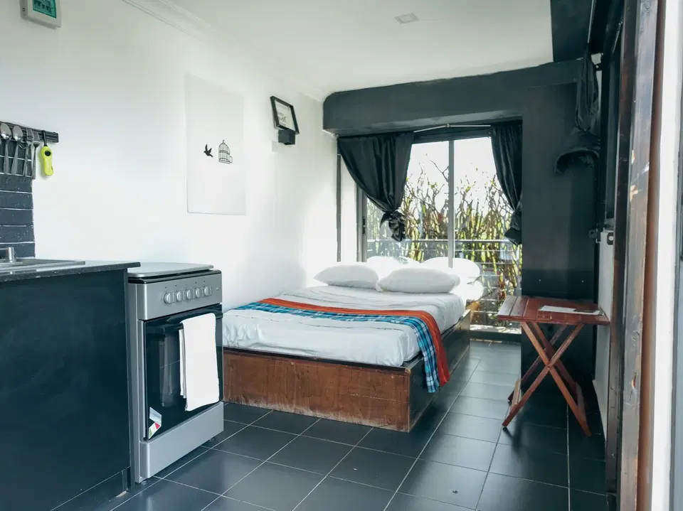 Off-Grid Container Lodge | 1BR Stay, Saikeri photo 12
