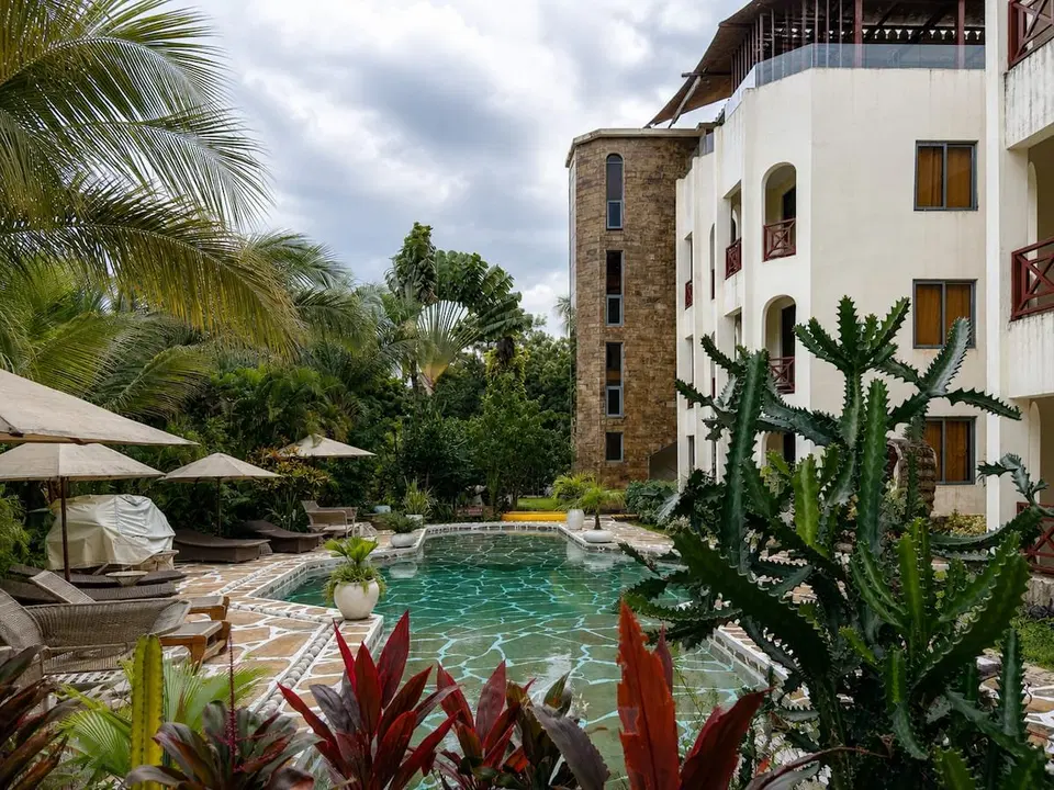 Poolside Apartment | 2BR with Balconies, Diani photo 13