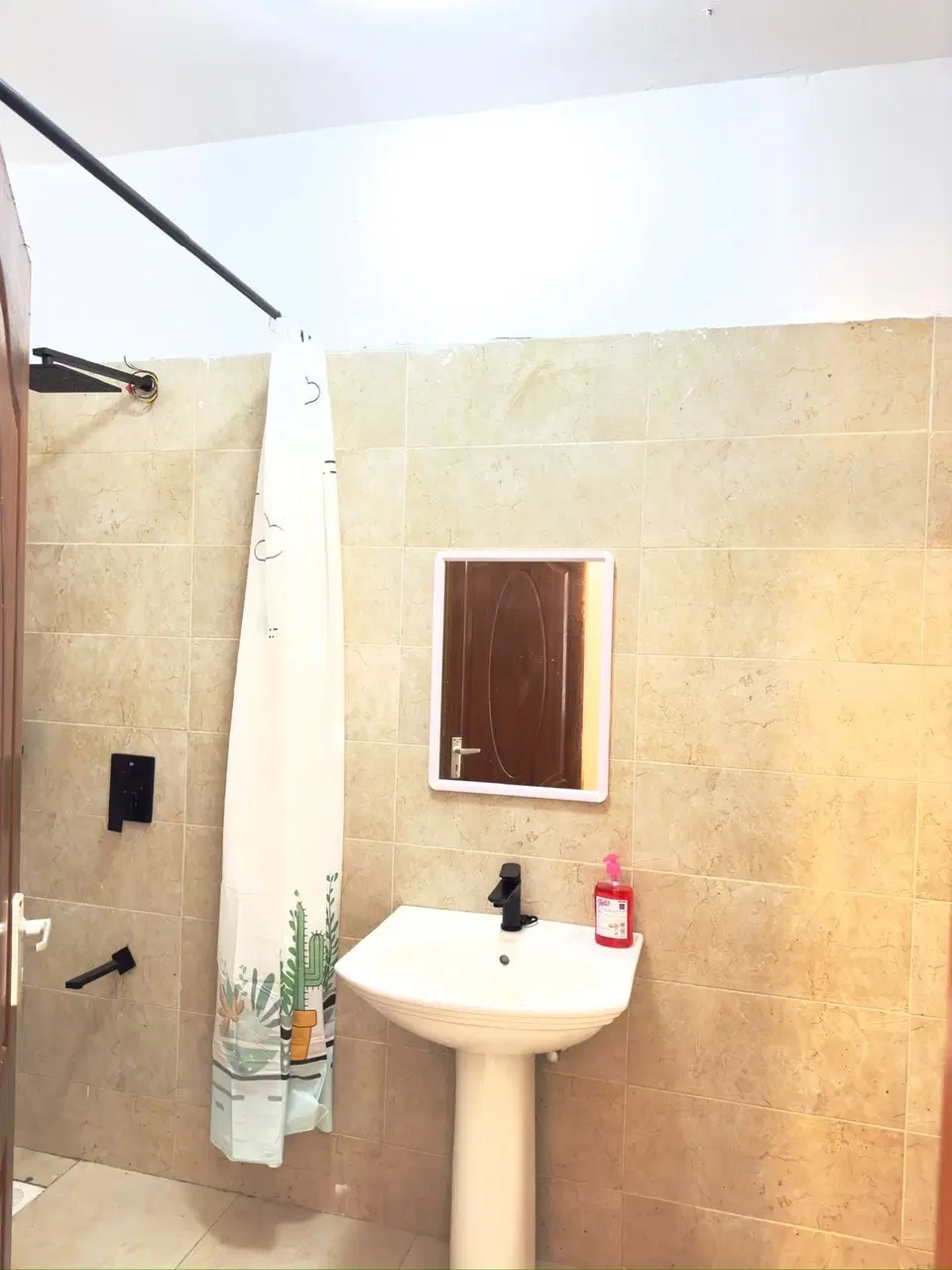 Cute Studio Walking distance to city mall with AC photo 3