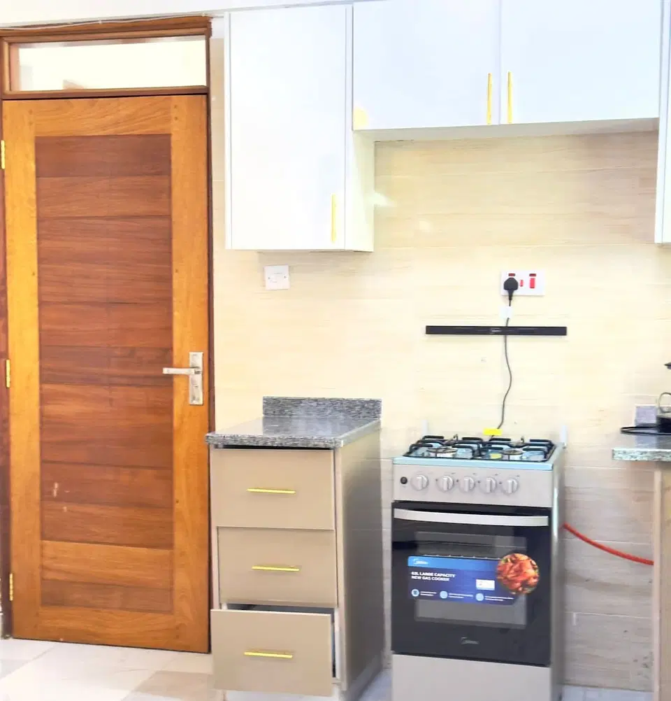 Cute Studio Walking distance to city mall with AC photo 5
