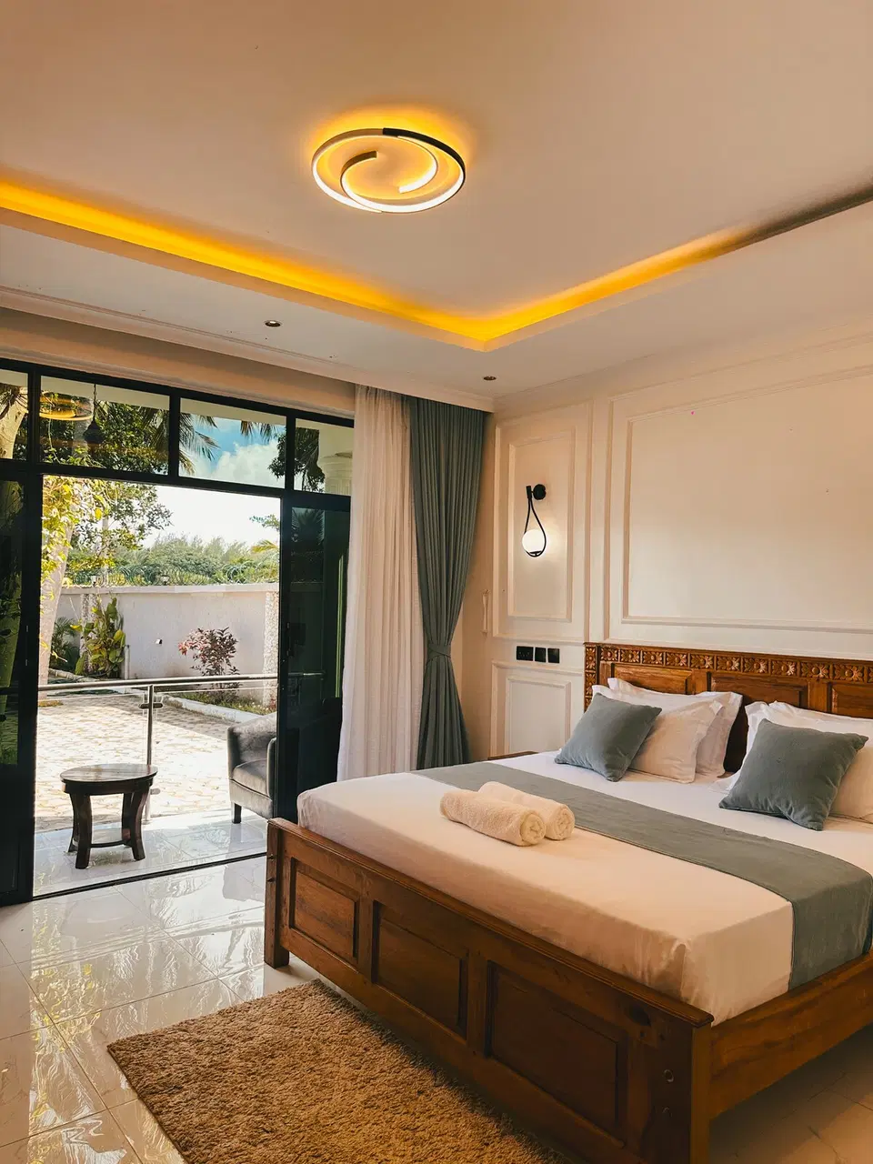 Family Pool Villa | 6BR Stay, Diani photo 4