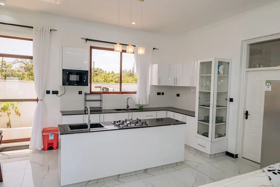 Private Pool Villa | 4BR Stay, Diani photo 5