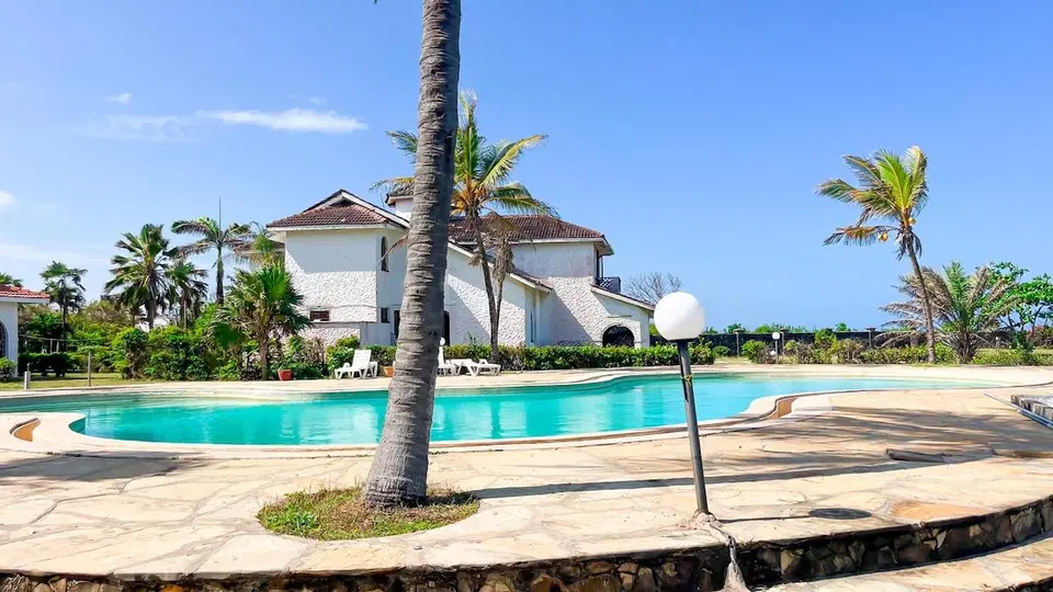 Elegant 3bdr beachfront Villa, Oceanviews, AC, Sunset photo 7