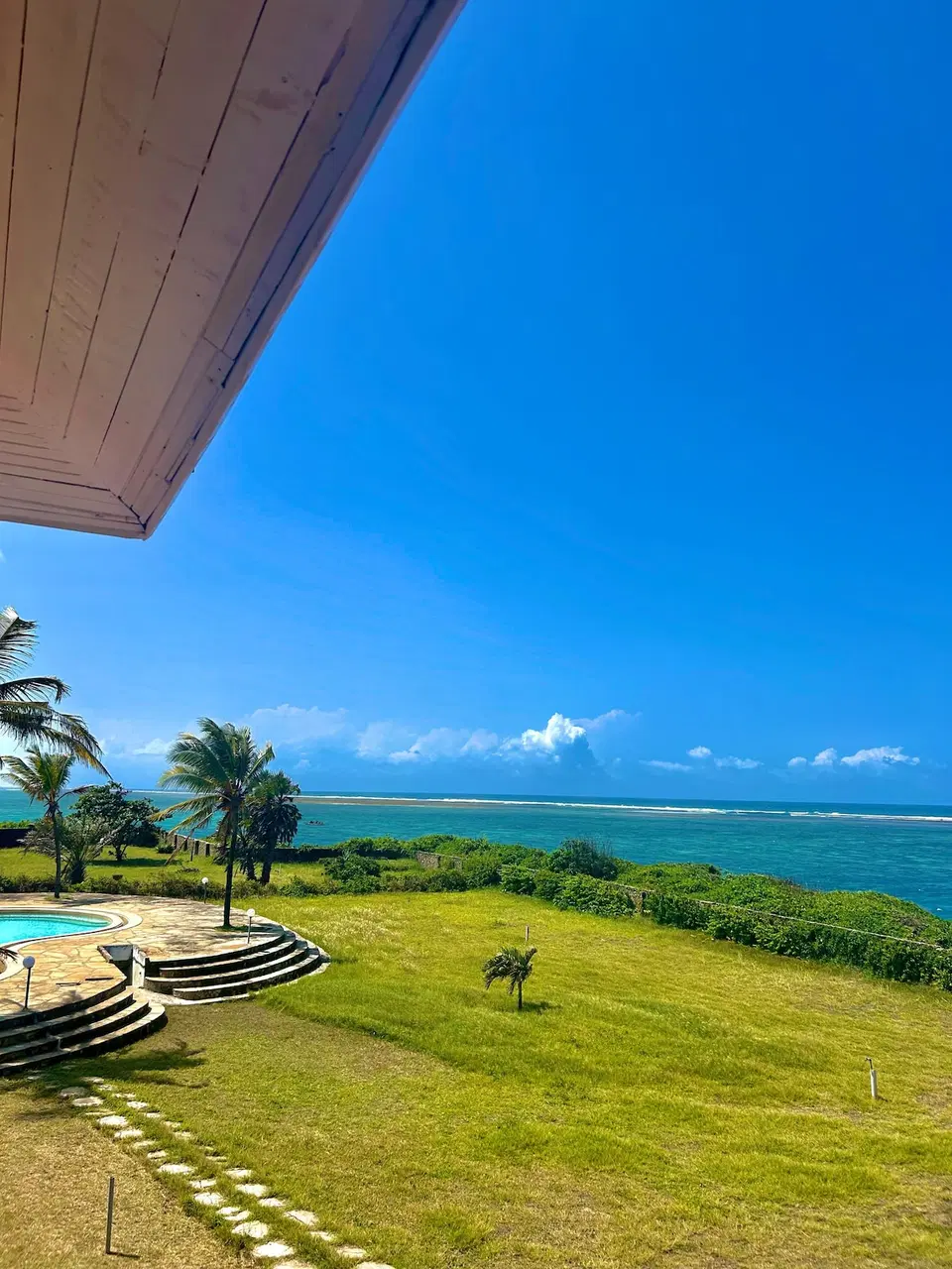 Stunning 5bdr Oceanfront Villa, Pool, AC, Sunsetview photo 2